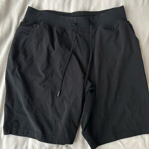 Lululemon men’s “the short” 9 inch inseam size large